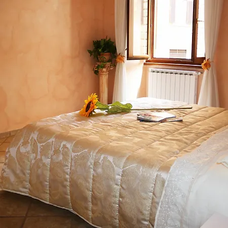 Old House Apartment *