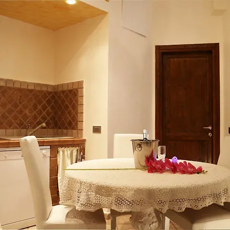Apartment Old House Rome